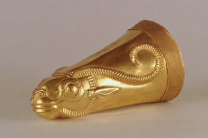 Rhyton en forme de tête de gazelle, de Hamadan, Iran, c.5e siècle av. J.-C.