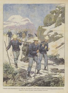 Les soldats alpins transportent au sommet du Rocciamelone (à 3537 mètres) la statue en bronze