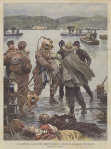 Le désastre sur le lac de Vico, près de Frosinone, les plongeurs à la recherche des cadavres - Achille Beltrame