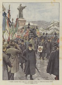 Le transport solennel de la dépouille de G. Zanardelli à Brescia, le cortège sur la place Venezia