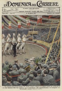 Soldats regardant des chevaux performants à un cirque à Turin