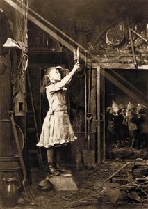 Fille coupant un rayon de soleil - Adam Diston