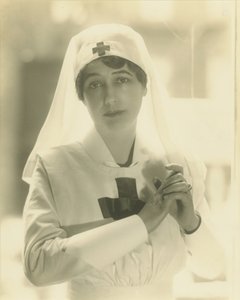 Lady Duff-Gordon en infirmière