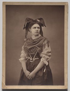 Jeune femme alsacienne