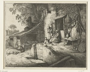 Femme filant devant une maison
