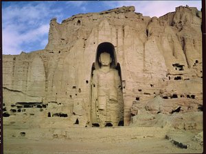 Bouddha géant debout, 5e-6e siècle