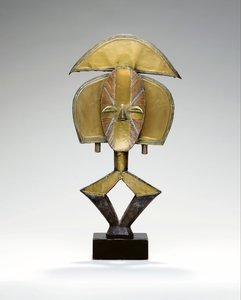Mbulu Ngulu, une figure reliquaire Kota - African School