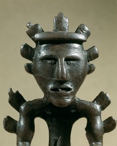 Préhistoire : figurine de guerrier en bronze du Trésor de Galic (Kostroma, Russie). 1500 av. J.-C. Âge du bronze - Age Bronze