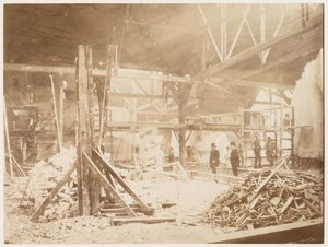 Atelier de Bartholdi, avec des modèles de la Statue de la Liberté en arrière-plan, Paris, 1883 - Albert Fernique
