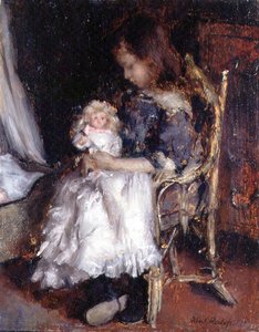 Fille tenant sa poupée