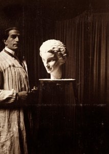 Le sculpteur Mario Pelagatti dans son atelier, Florence, 20/11/1920 - Alberto Fierli