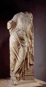 Aphrodite au pilier. Sculpture en marbre d