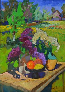 Nature morte dans un jardin en fleurs de lilas