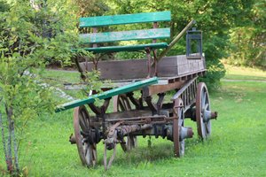 Ancienne calèche dans le parc