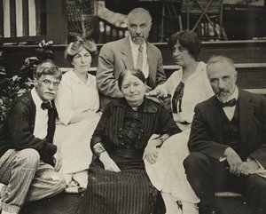 Sans Titre Stieglitz, Agnes, mère Hedwig, Julius, Selma, et Lee sur les marches d