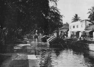 Canal de Negombo, montrant des bateaux Padda, vers 1890, 1910