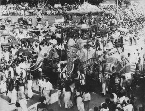 Éléphant sacré dans la procession Perahera, Kandy, Ceylan