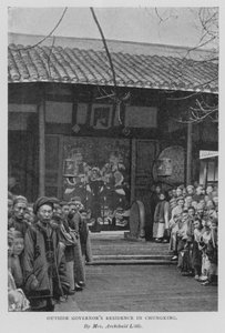 Devant la résidence du gouverneur à Chungking