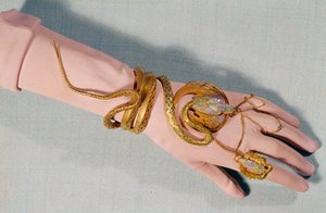 Bracelet et bague de la comédienne Henriette Rosine Bernard dite Sarah Bernhardt (1844-1923)