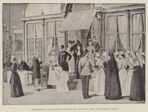 Remise de certificats aux infirmières par la princesse de Galles à Marlborough House