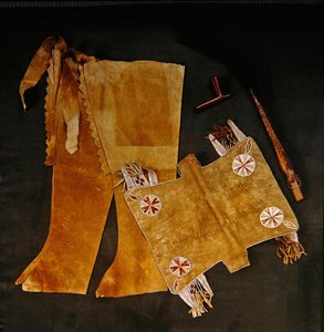 Guêtres et jambières (cuir et perles) - American American