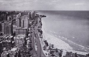 Chicago : Sheridan Road et Oak Street Beach, vue vers le nord depuis l