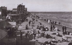 Old Orchard Beach, Maine : Sur la plage (photo n/b) - American Photographer (after)