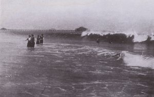 Old Orchard Beach, Maine: La vague - American Photographer (after)