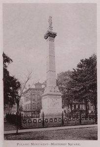 Monument Pulaski, place Monterey (photo n/b) - American Photographer (after)