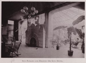 Véranda et foyer, Hôtel De Soto - American Photographer (after)