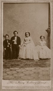 Photographie de mariage de Charles Sherwood Stratton, artiste américain connu sous le nom de Général Tom Pouce, et de sa femme, Lavinia Warren