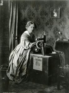 Publicité pour les machines à coudre brevetées Singer, 1899 - American Photographer
