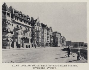 Bloc regardant vers le sud depuis Seventy-Sixth Street, Riverside Avenue - American Photographer