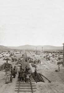 Construction en 1869 des chemins de fer Central Pacific - Nevada - Travailleurs construisant les lignes de chemin de fer de la Central Pacific Company pour construire le premier chemin de fer transcontinental nord-américain - American Photographer