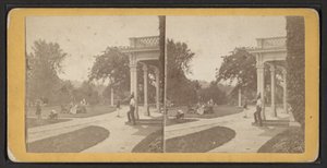 Pelouse Est et portique, communauté Oneida, État de New York - American Photographer