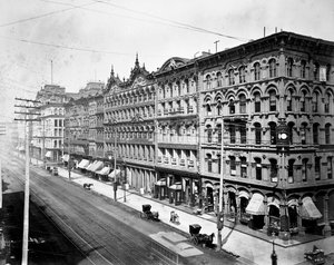 Côté est de State Street regardant vers le nord depuis Madison Street, Chicago, vers 1878 - American Photographer