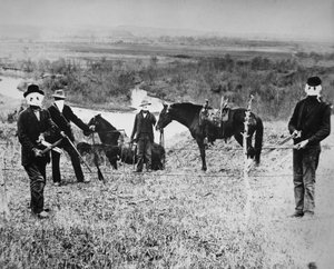 Fermiers-colons du Nebraska coupant les clôtures des éleveurs dans le comté de Custer - American Photographer