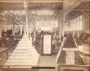 Exposition de savon et de café du Liberia, Hall Agricole, Exposition du Centenaire de Philadelphie, 1876 (photo albuminée) - American Photographer