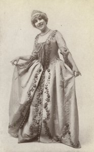 Lucrezia Bori, dans le rôle de "Manon Lescaut" (photo n/b) - American Photographer