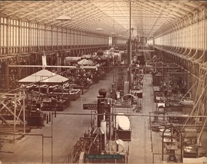 Machinery Hall, South Avenue, Exposition internationale du centenaire de Philadelphie, 1876 - American Photographer