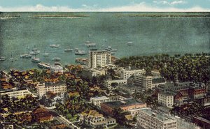 Miami, Floride, vers 1925 : Vue aérienne de Miami (photo couleur)