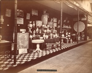 Exposition de Shippokuwaisha, section japonaise, Exposition internationale du centenaire de 1876, Philadelphie - American Photographer