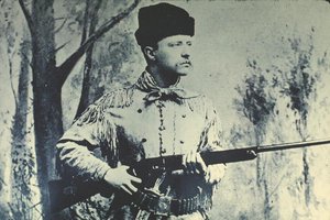 Theodore Roosevelt en tenue de chasse, vers 1885 (photo n/b)