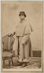 Femme afro-américaine non identifiée en uniforme - American Photographer