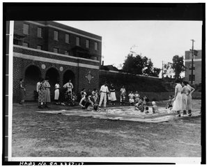 Bassin de pataugeoire, Techwood Homes (logements publics), délimité par North Avenue, Parker Street, William Street et Lovejoy Street, Atlanta, comté de Fulton, GA, vers 1940 - American Photographer