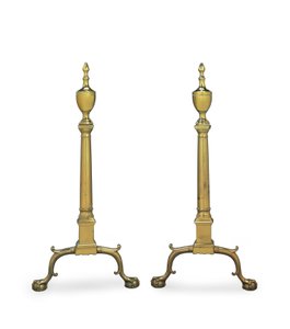Une paire de chenets Chippendale, Philadelphie ou New York, 1780-1800 - American School