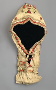 Planche de berceau avec travail de piquants, fabriquée par le peuple Arapaho, c.1870s - American School