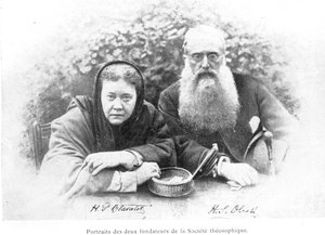 Elena Petrovna Blavatsky (1831-91) et Colonel Henry Steel Olcott (1832-1907), de Histoire Authentique de la Société Théosophique par Olcott, publié en 1908