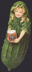 Fille, déguisée en concombre, tenant une boîte de soupe tomate Heinz - American School