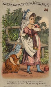 Filles regardant une abeille en jouant avec une balle - American School